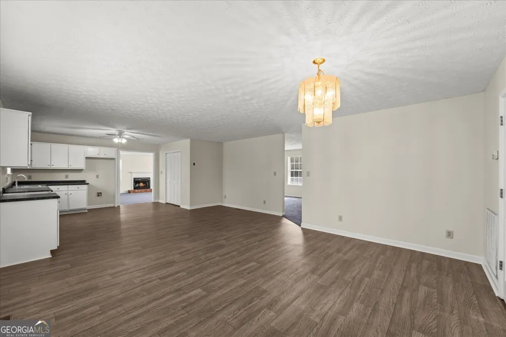 1328 Ward DR Elberton, GA 30635