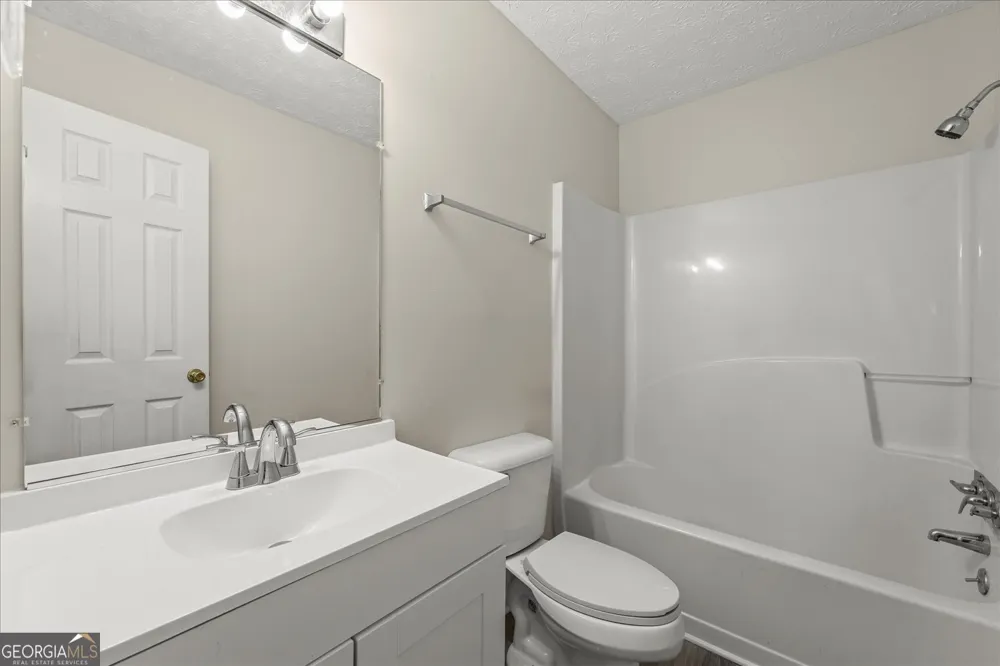 1328 Ward DR Elberton, GA 30635