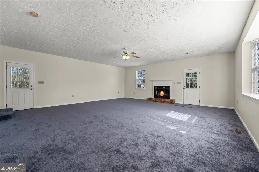 1328 Ward DR Elberton, GA 30635