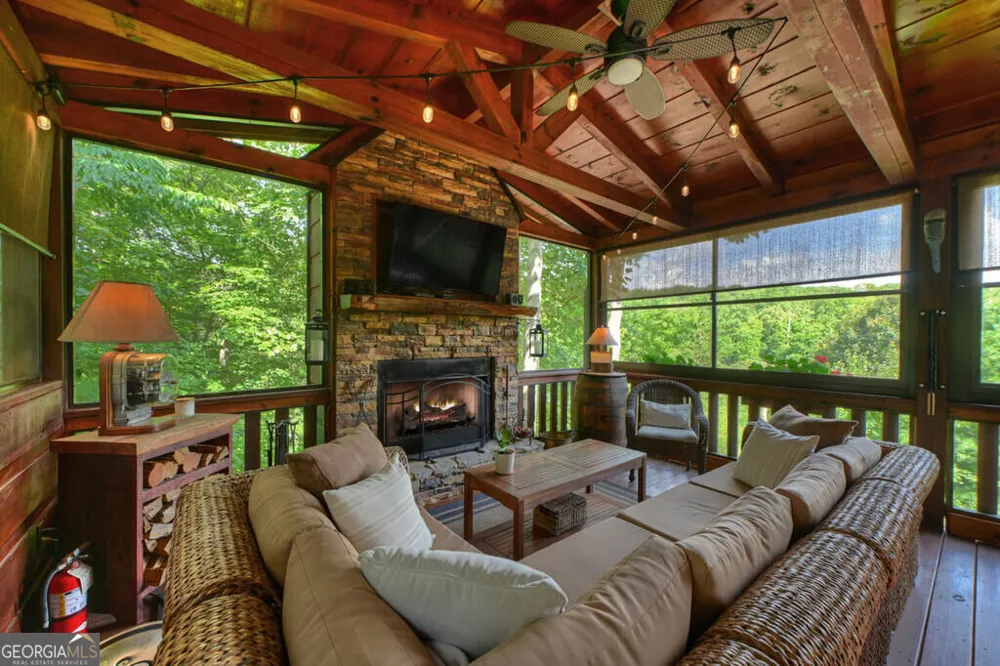 104 Gibbs TRL Mineral Bluff, GA 30559