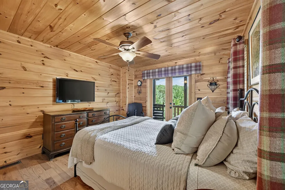 104 Gibbs TRL Mineral Bluff, GA 30559