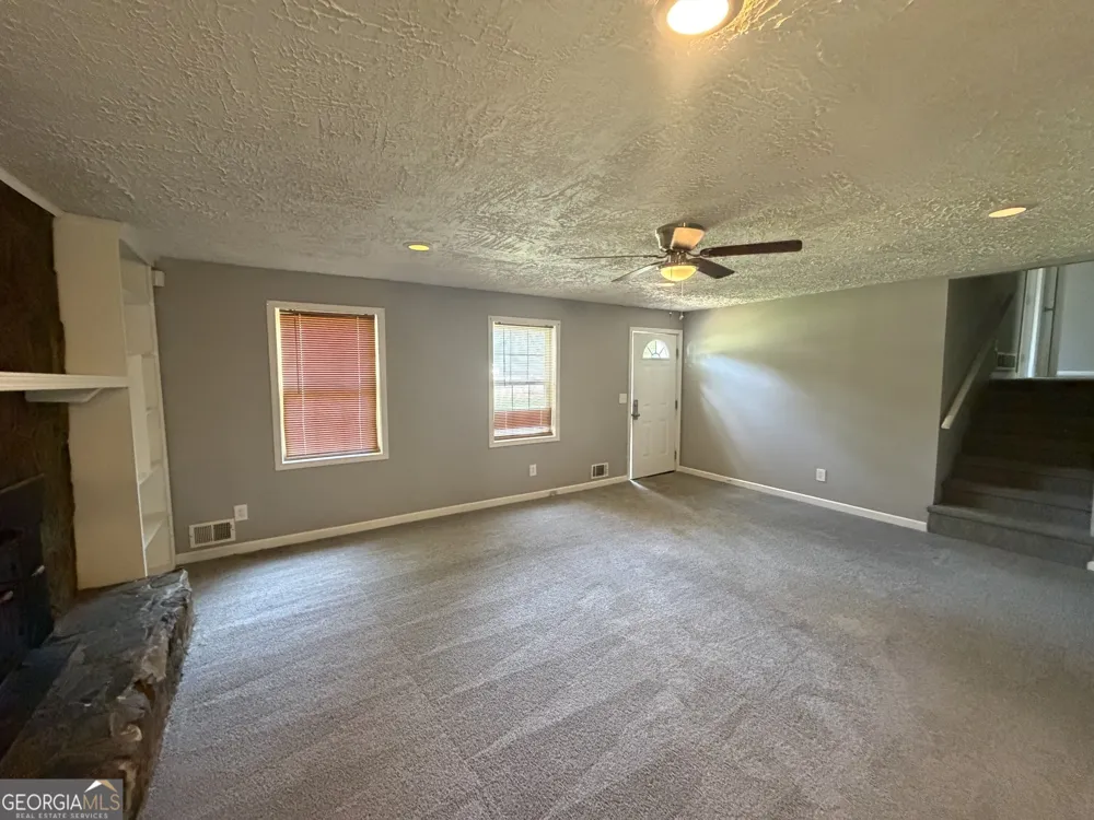 125 S Meadowcliff CIR Carrollton, GA 30116