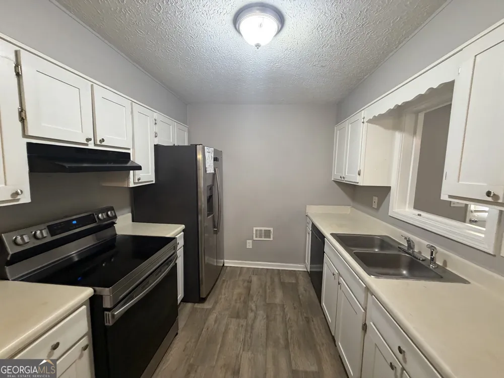 125 S Meadowcliff CIR Carrollton, GA 30116