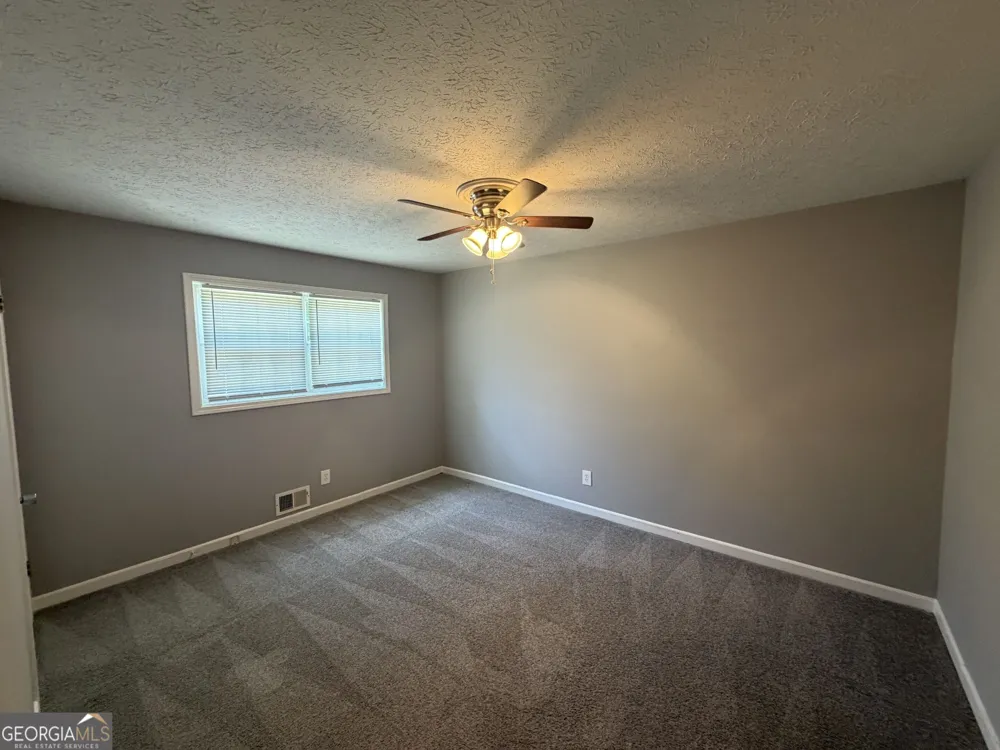 125 S Meadowcliff CIR Carrollton, GA 30116