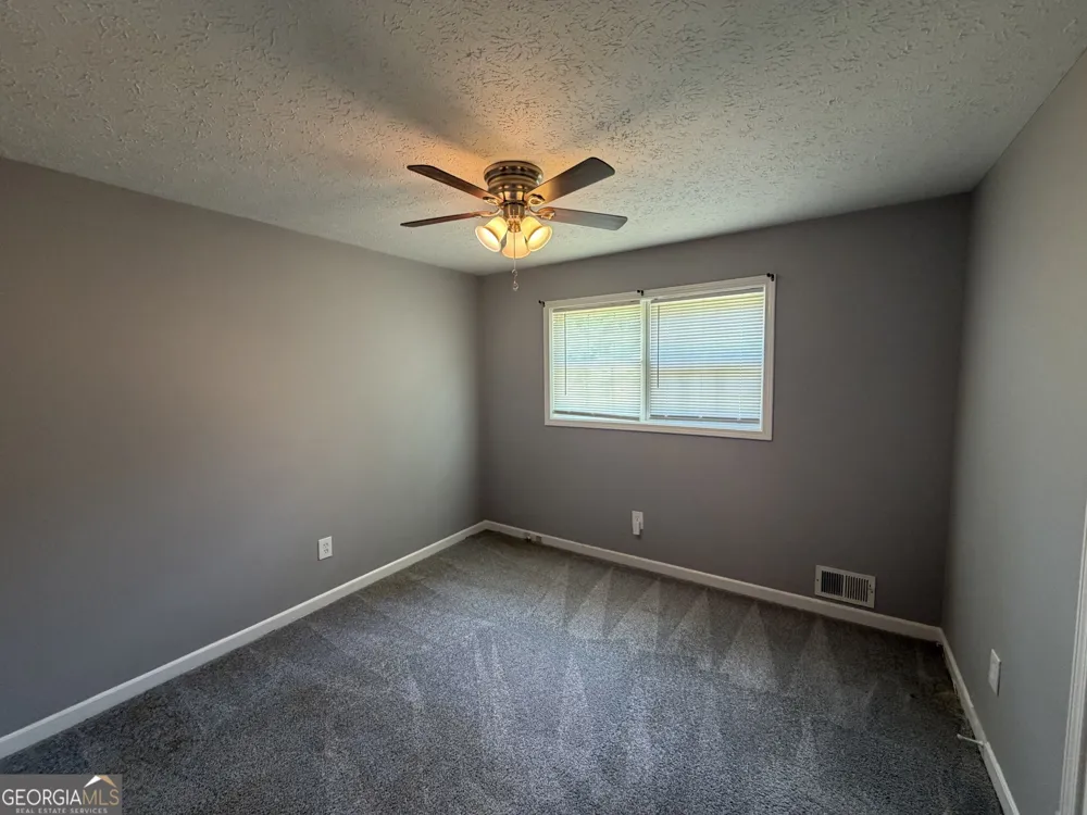 125 S Meadowcliff CIR Carrollton, GA 30116