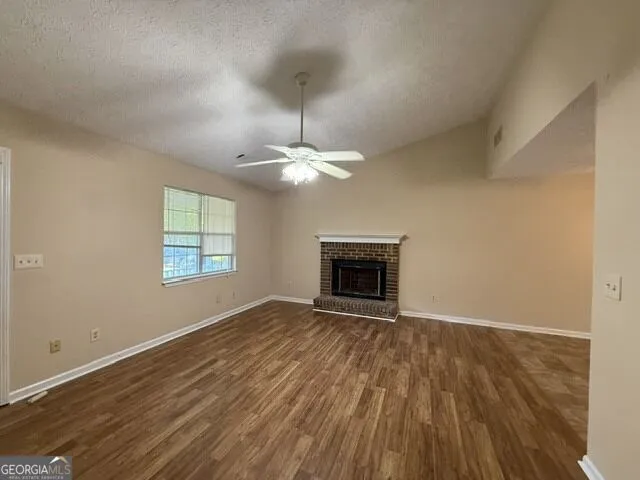 206 Lisa CT Hampton, GA 30228