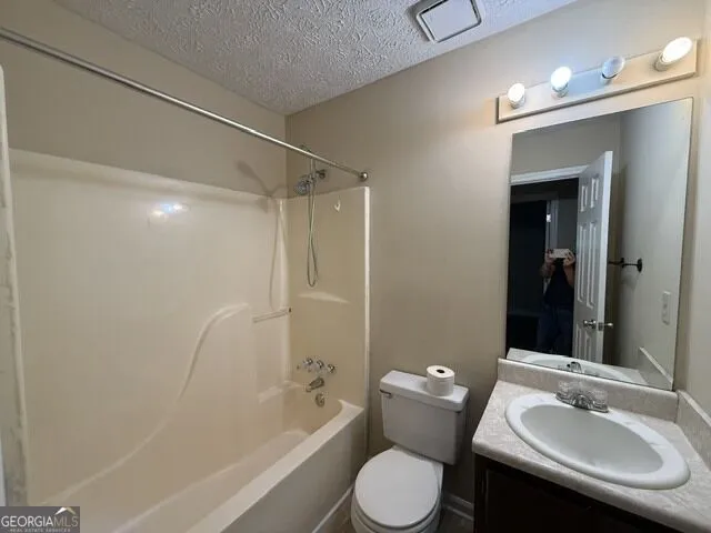 206 Lisa CT Hampton, GA 30228