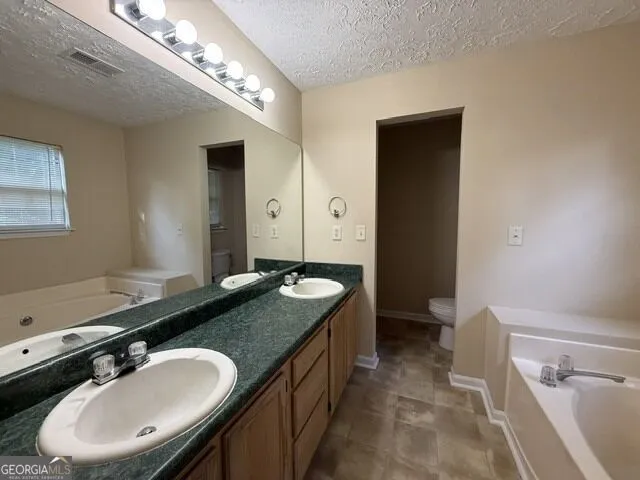 206 Lisa CT Hampton, GA 30228