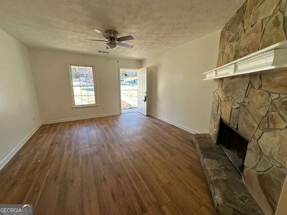 5172 Ridge Forest DR Stone Mountain, GA 30083