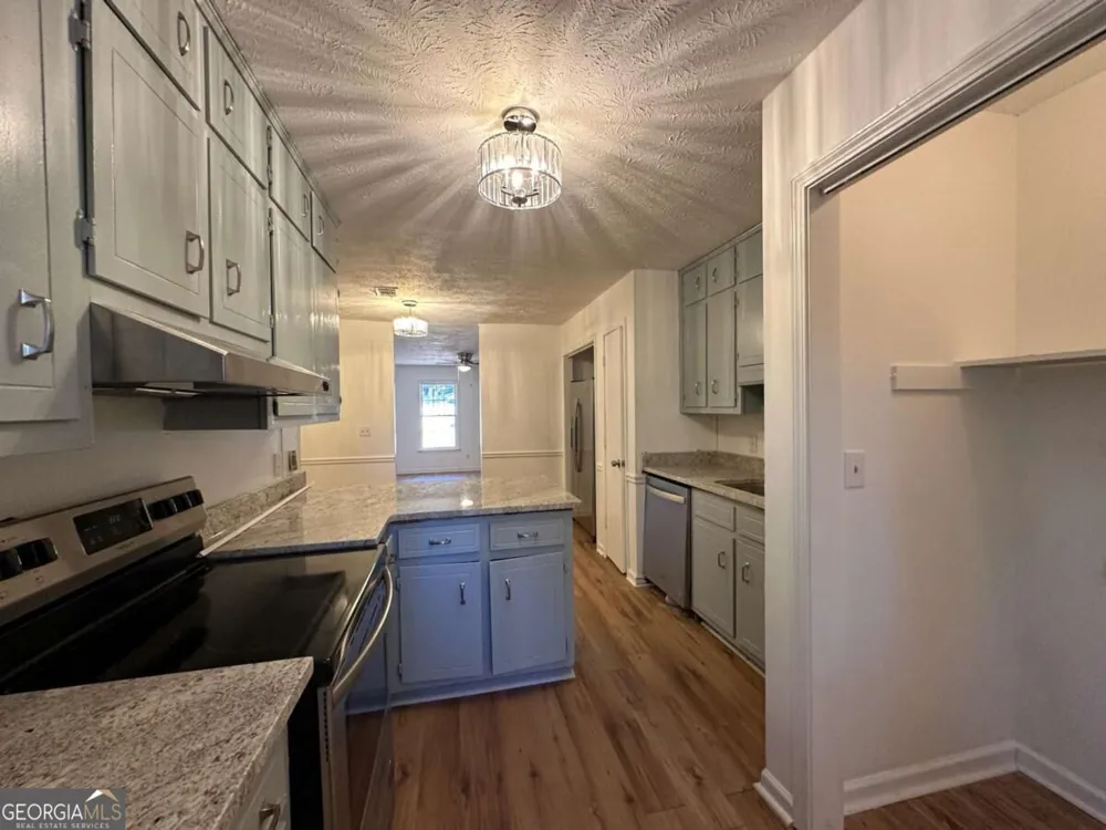 5172 Ridge Forest DR Stone Mountain, GA 30083