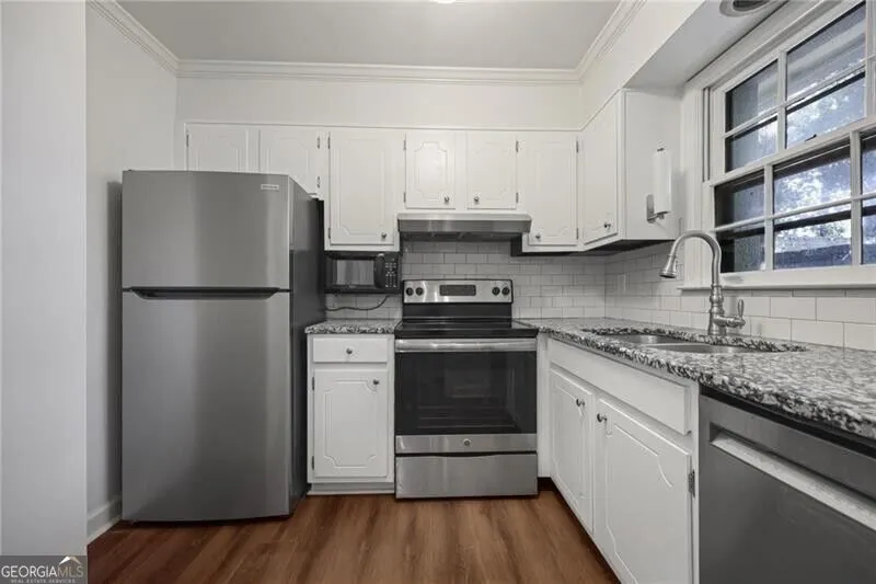 122 Woodmere SQ NW Atlanta, GA 30327
