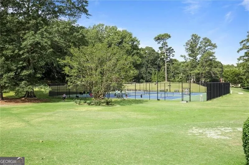 122 Woodmere SQ NW Atlanta, GA 30327
