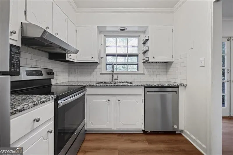 122 Woodmere SQ NW Atlanta, GA 30327