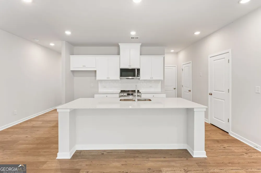 7477 Clover LN Flowery Branch, GA 30542