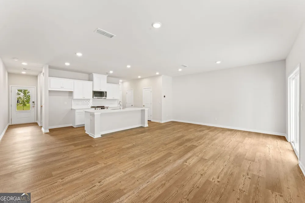 7477 Clover LN Flowery Branch, GA 30542
