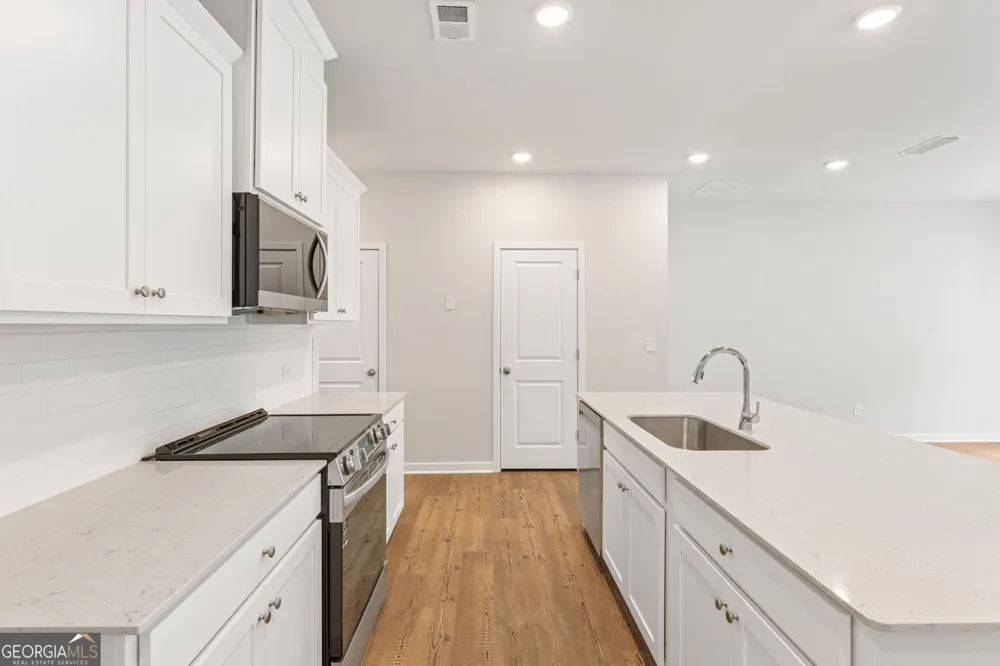 7477 Clover LN Flowery Branch, GA 30542