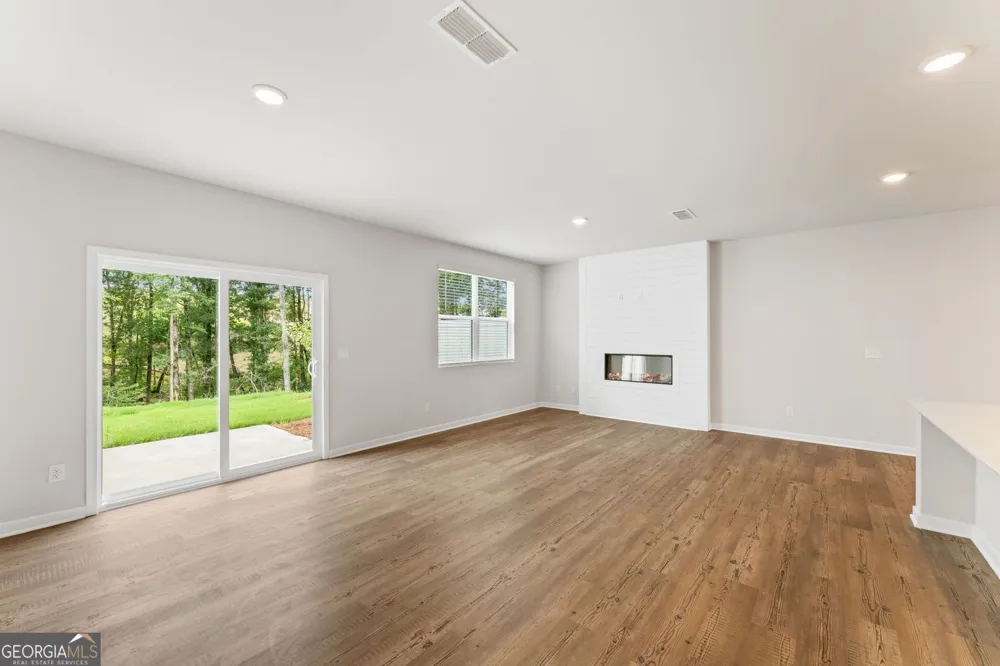 7477 Clover LN Flowery Branch, GA 30542