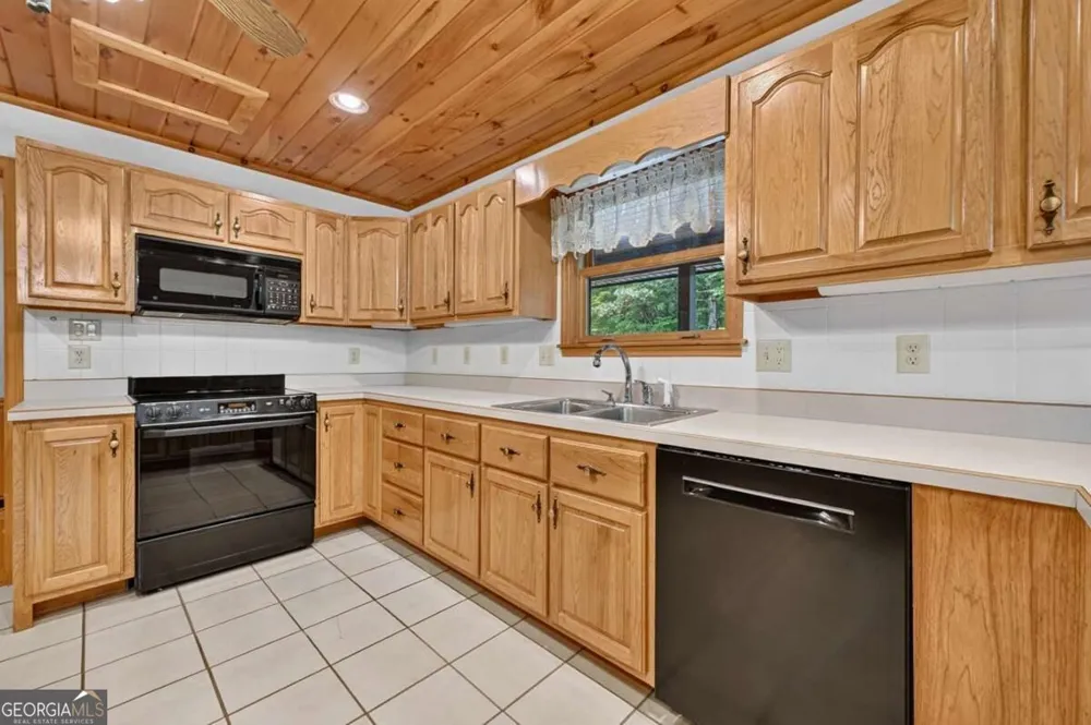 144 The Bluff Morganton, GA 30560