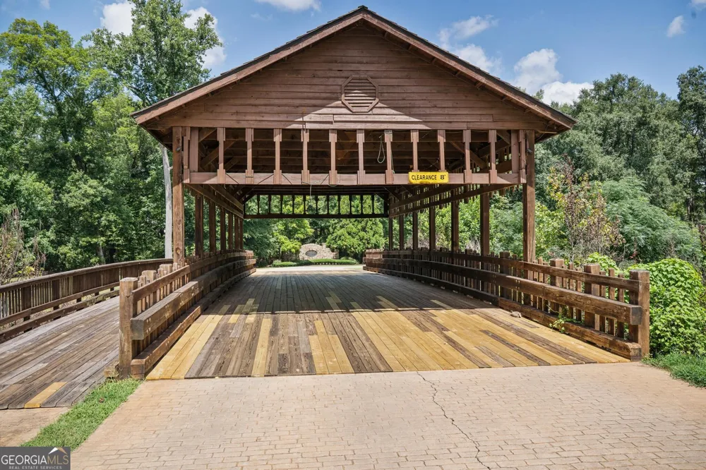 111 Crescent DR Forsyth, GA 31029