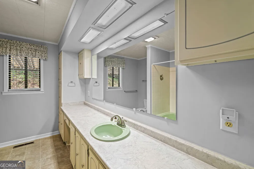1135 Daves Creek RD Franklin, NC 28734