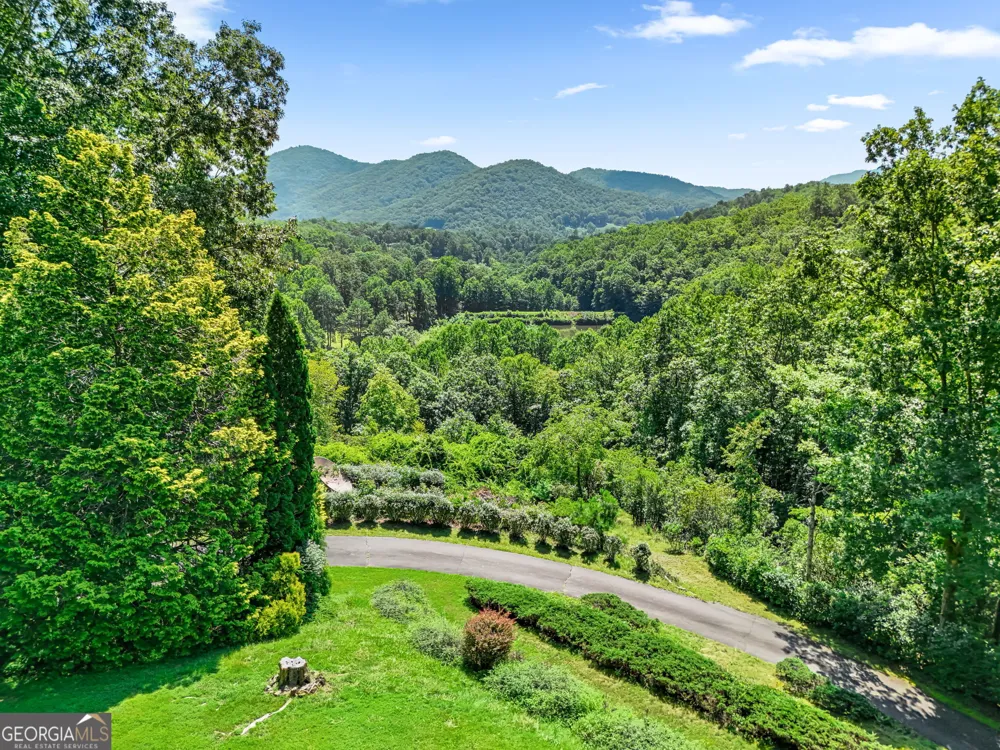 1135 Daves Creek RD Franklin, NC 28734