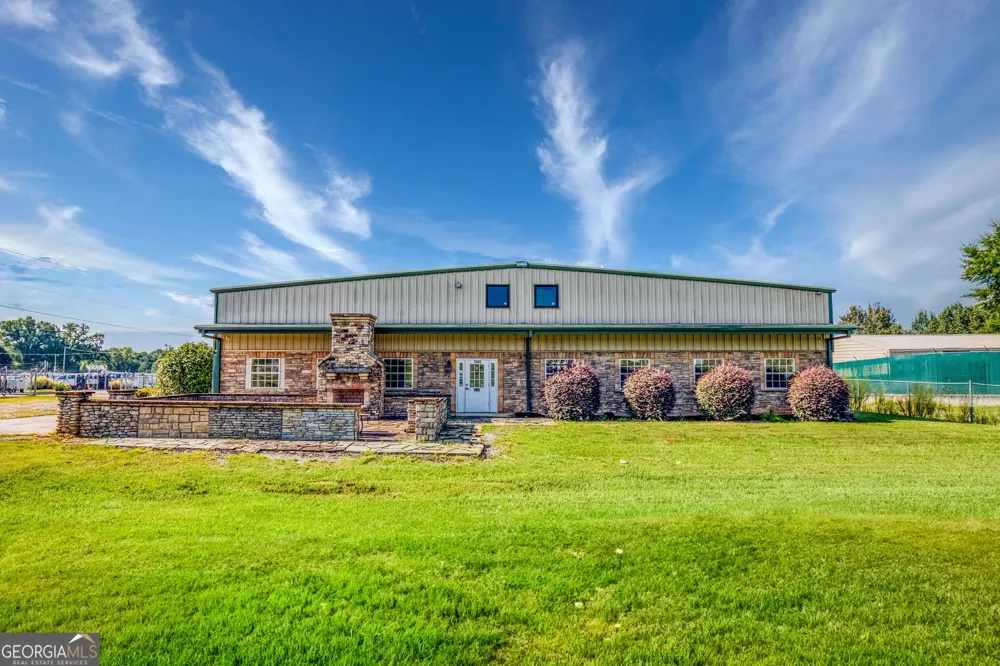 1585 Access RD Covington, GA 30014