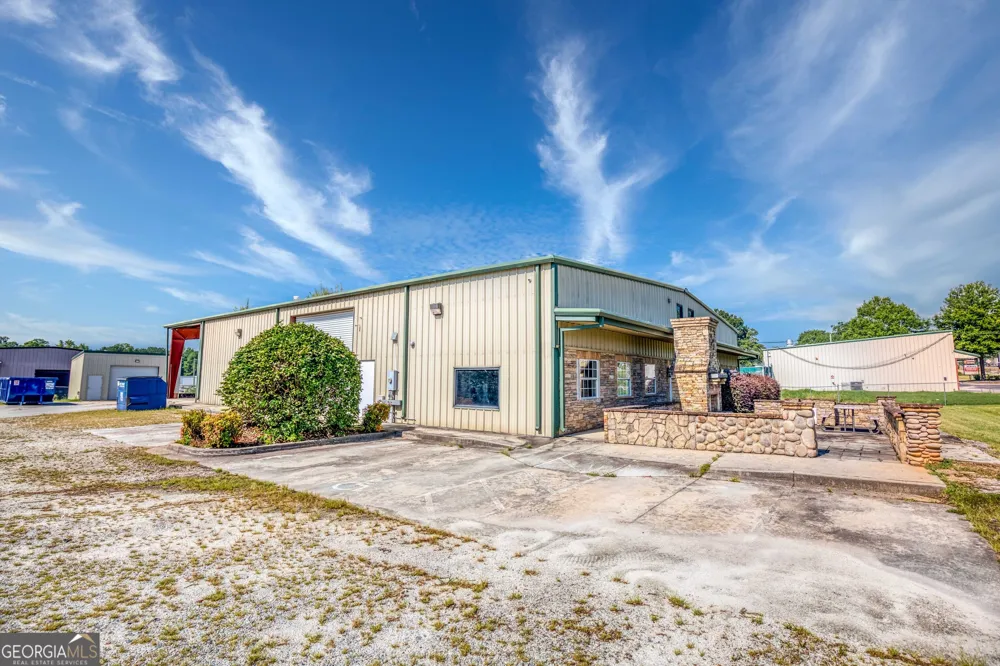 1585 Access RD Covington, GA 30014