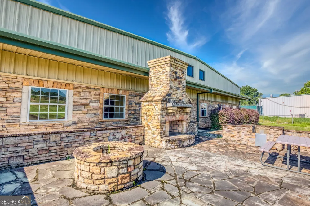 1585 Access RD Covington, GA 30014