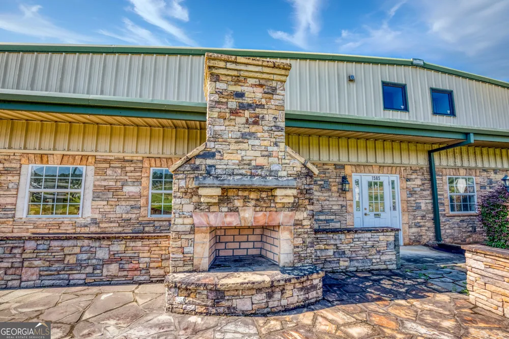 1585 Access RD Covington, GA 30014