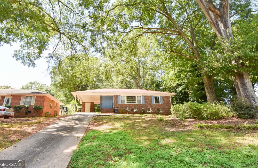 1541 Oakhill DR Griffin, GA 30223