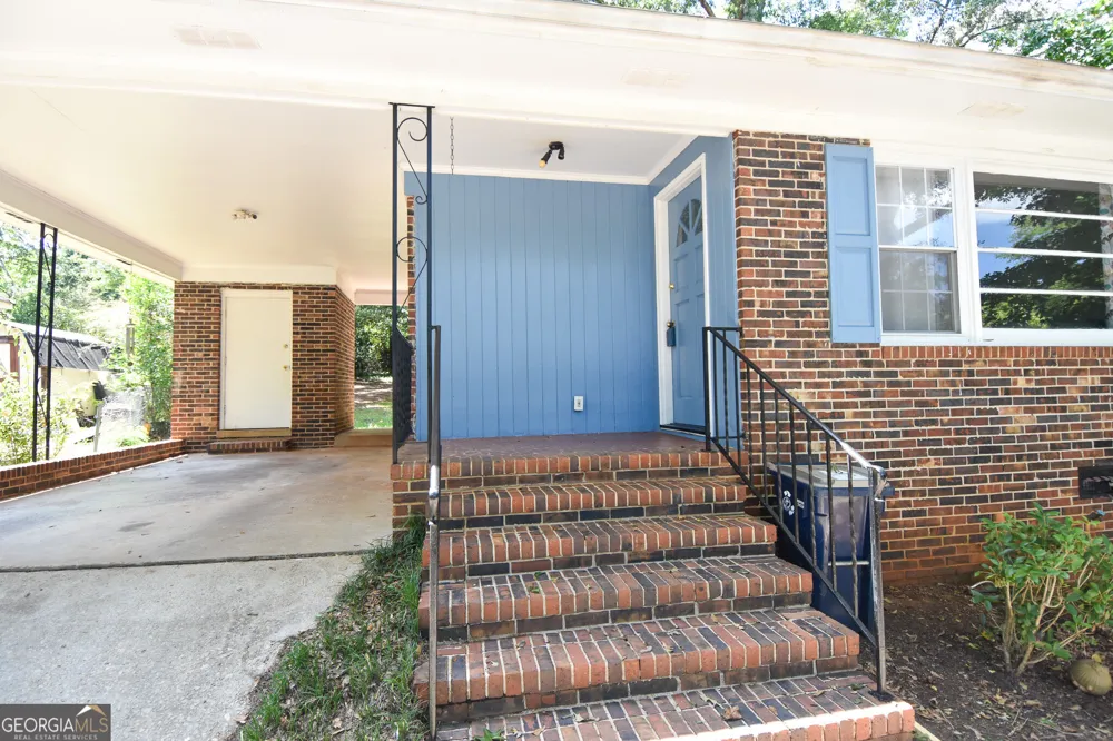 1541 Oakhill DR Griffin, GA 30223