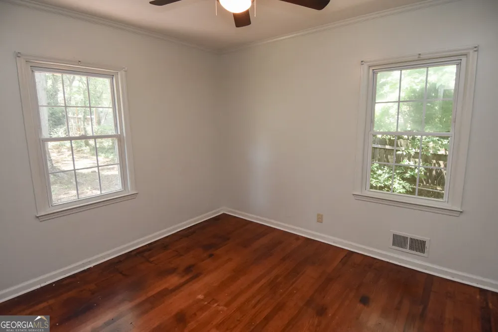 1541 Oakhill DR Griffin, GA 30223