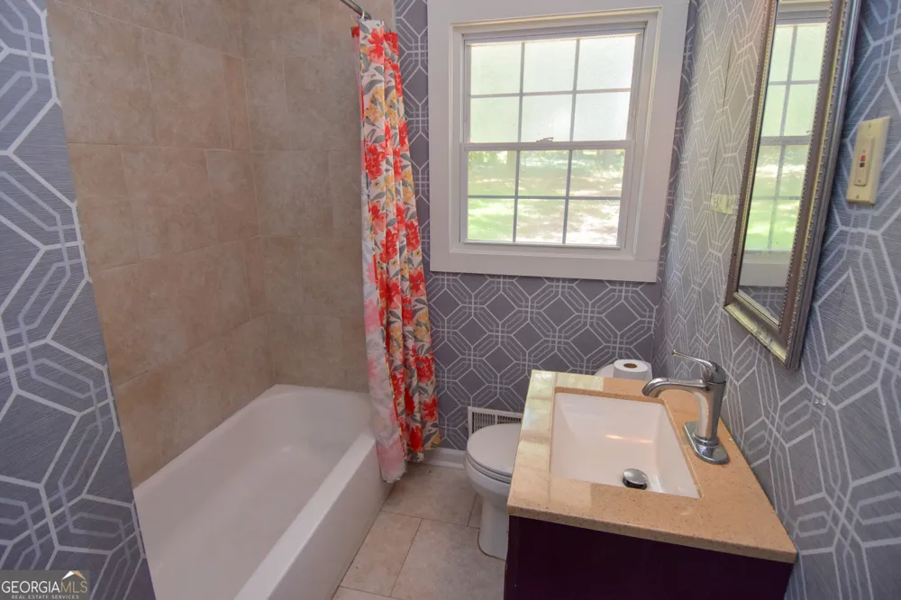 1541 Oakhill DR Griffin, GA 30223