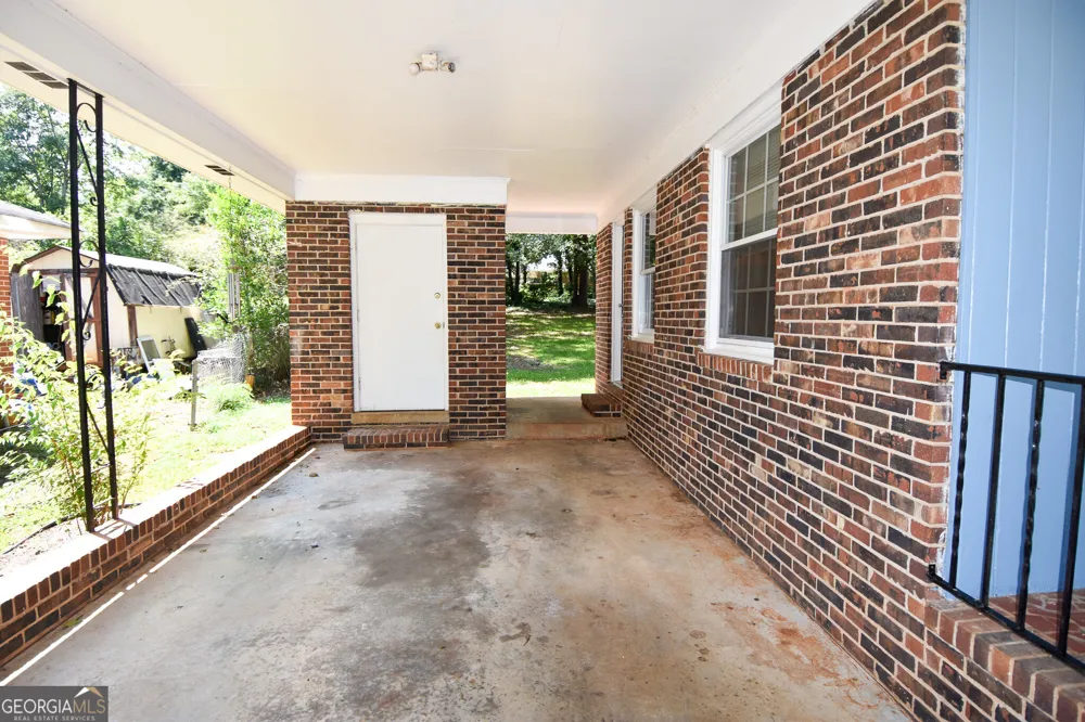 1541 Oakhill DR Griffin, GA 30223