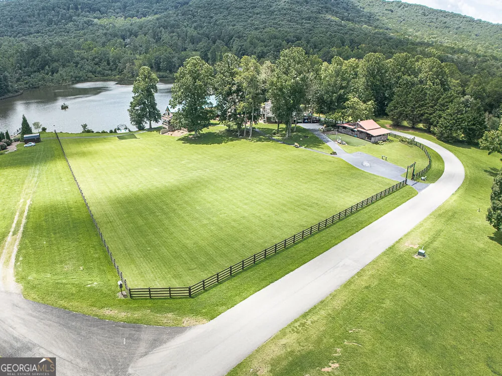 201 Mountainside PKWY Ellijay, GA 30536