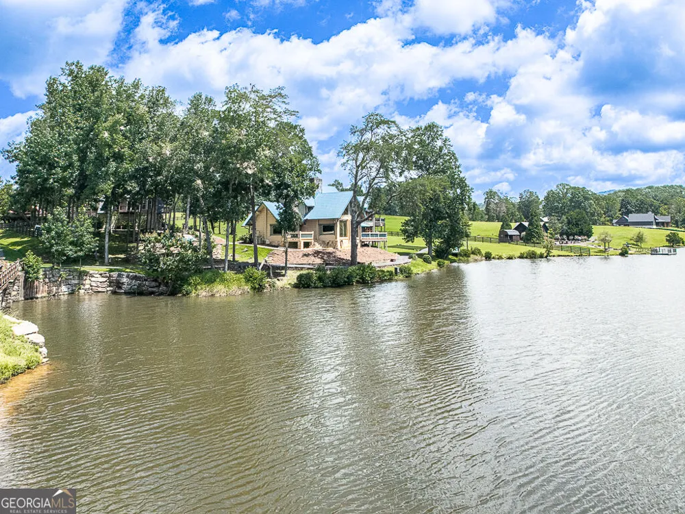 201 Mountainside PKWY Ellijay, GA 30536