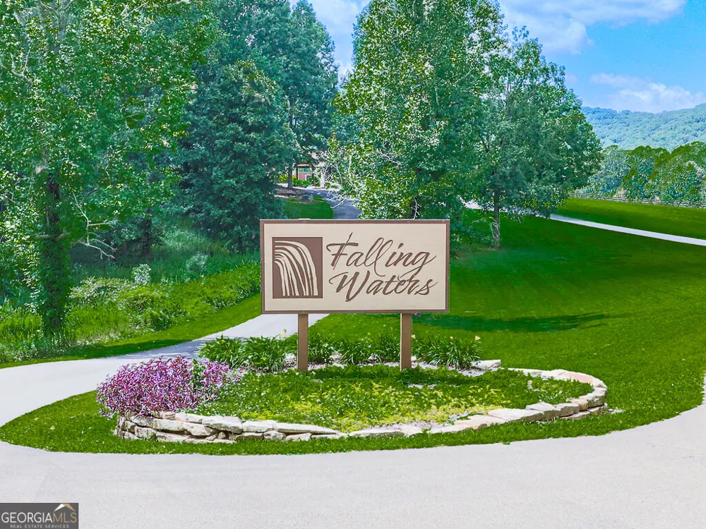 201 Mountainside PKWY Ellijay, GA 30536