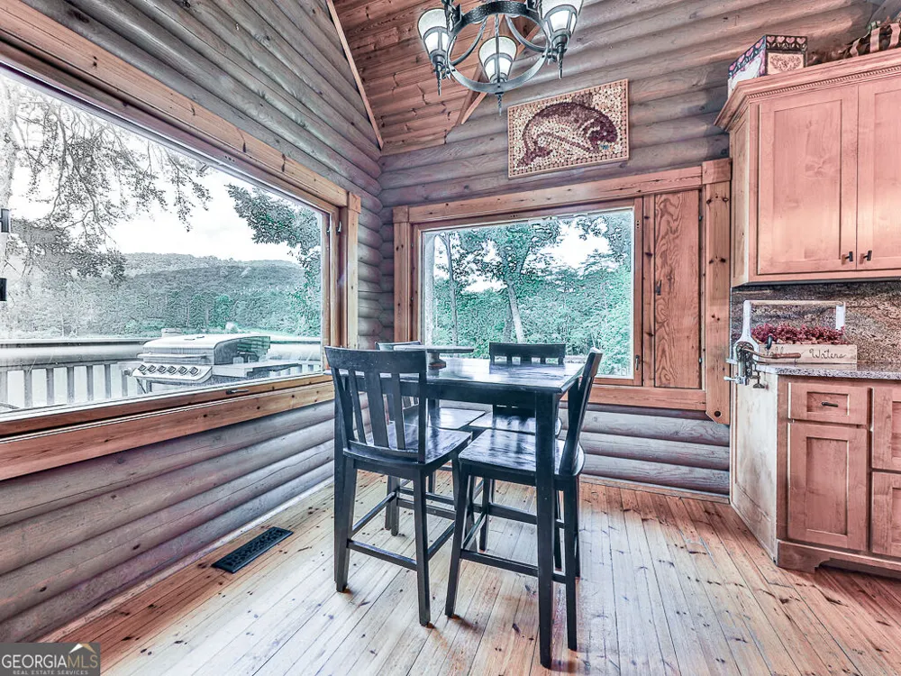 201 Mountainside PKWY Ellijay, GA 30536
