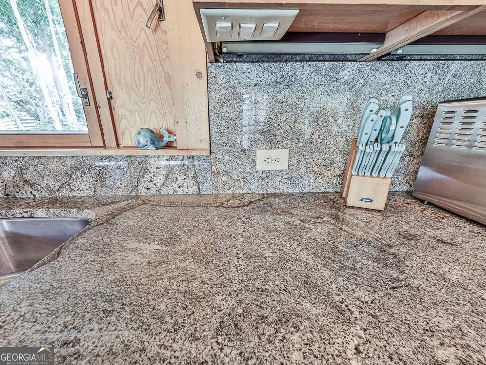 201 Mountainside PKWY Ellijay, GA 30536