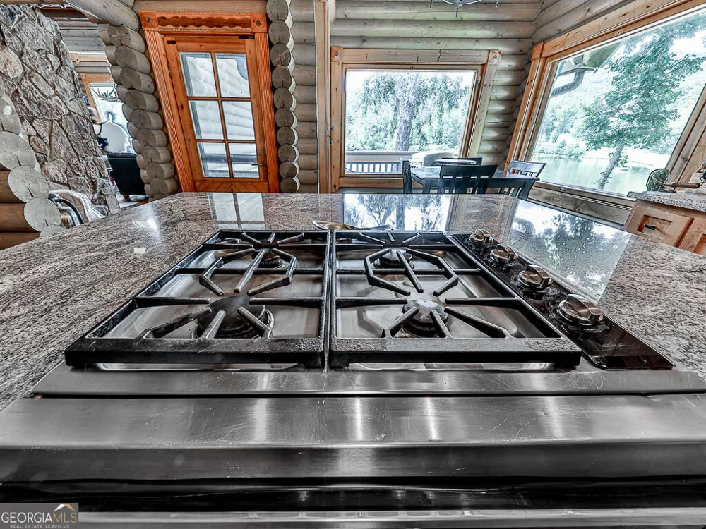 201 Mountainside PKWY Ellijay, GA 30536