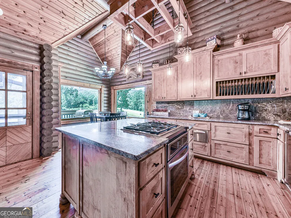 201 Mountainside PKWY Ellijay, GA 30536