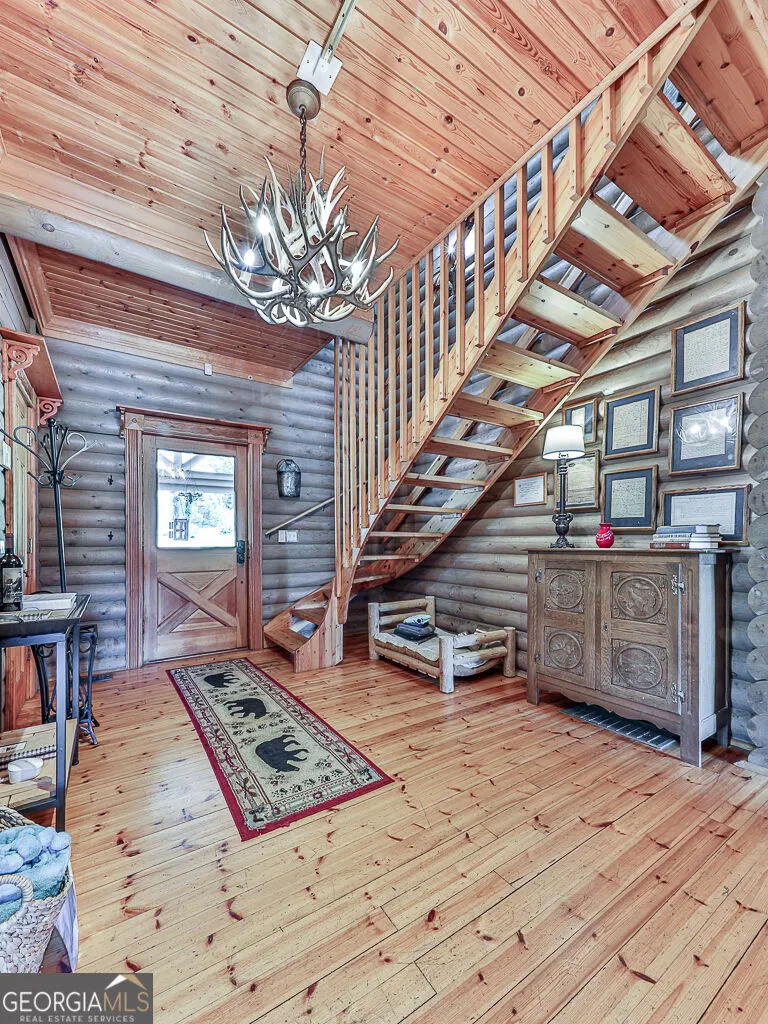 201 Mountainside PKWY Ellijay, GA 30536