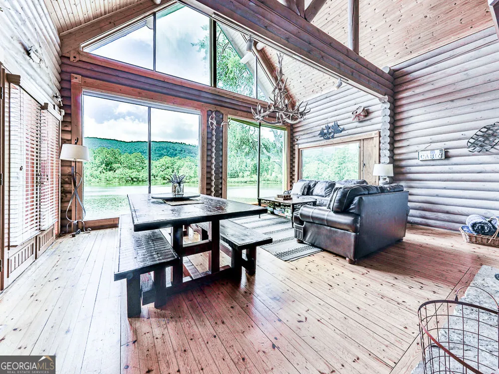 201 Mountainside PKWY Ellijay, GA 30536
