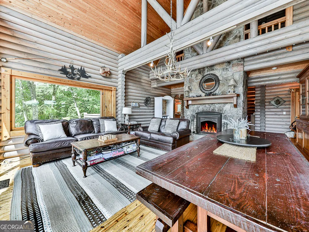 201 Mountainside PKWY Ellijay, GA 30536