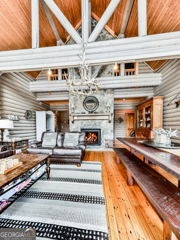 201 Mountainside PKWY Ellijay, GA 30536