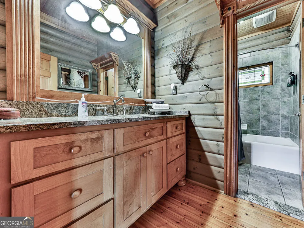 201 Mountainside PKWY Ellijay, GA 30536