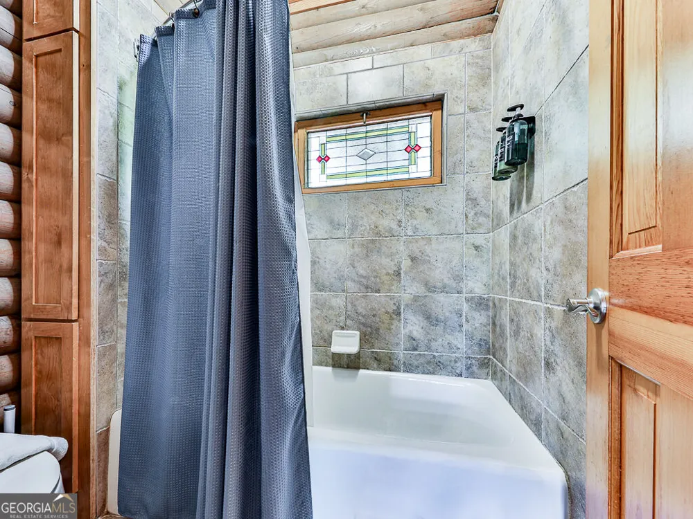201 Mountainside PKWY Ellijay, GA 30536