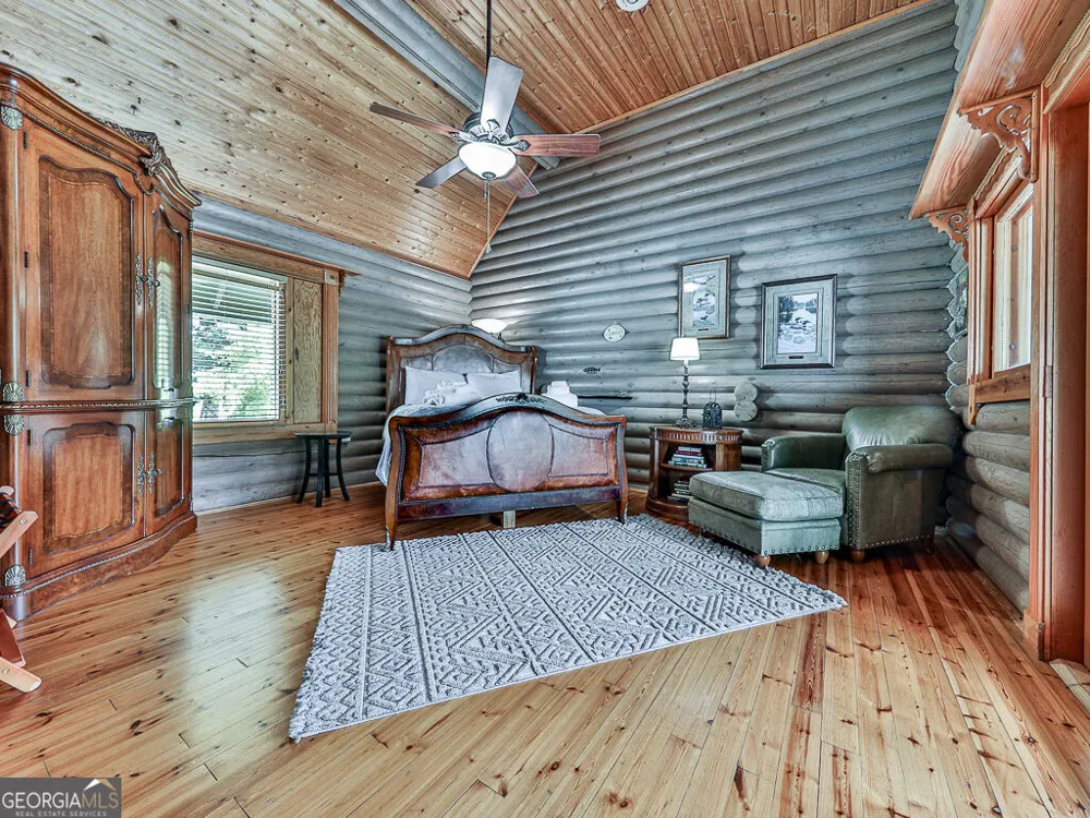 201 Mountainside PKWY Ellijay, GA 30536