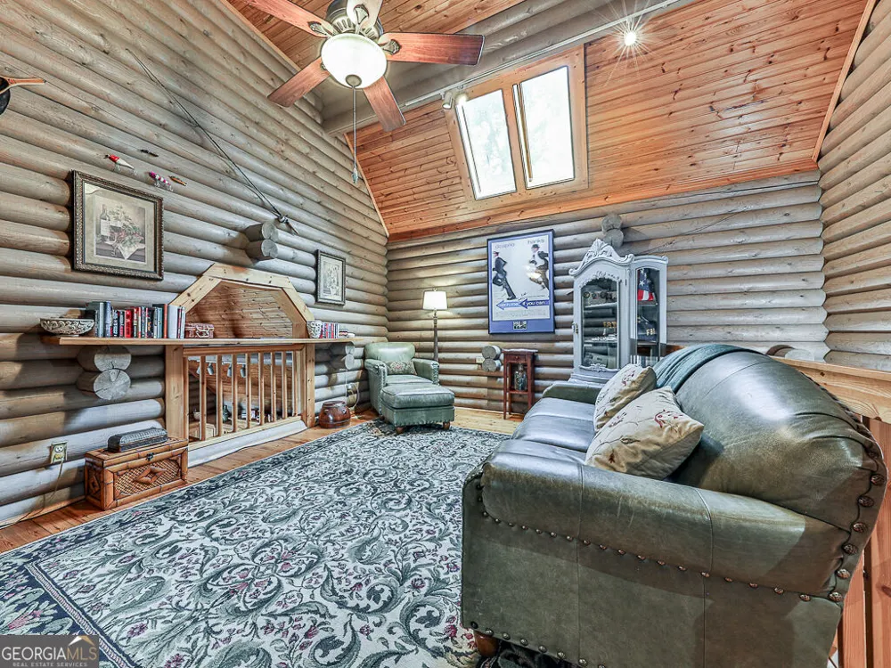 201 Mountainside PKWY Ellijay, GA 30536