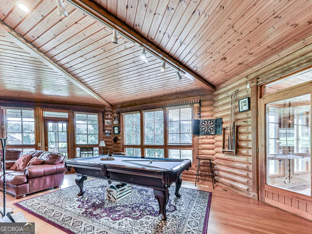 201 Mountainside PKWY Ellijay, GA 30536